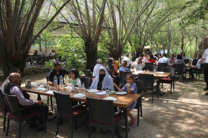 Chp Kadın Kolları Genel Başkanı Nazlıaka Erzincanlılarla Buluştu