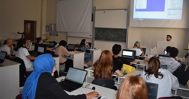 Etü’lü Öğrenciler İçin Teknoloji Yaz Kampı Düzenlendi