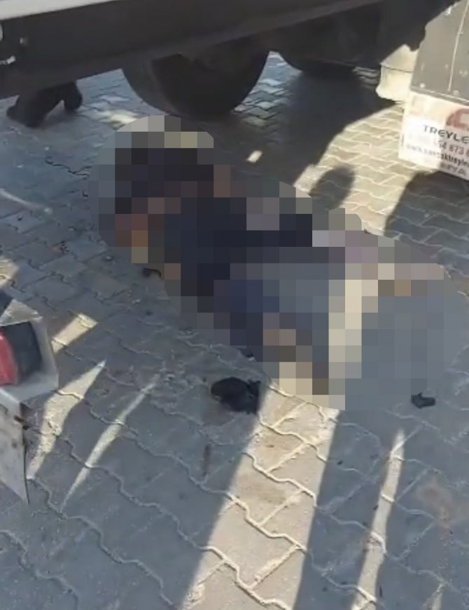 Motosikleti İle Tıra Çarpan Genç Hayatını Kaybetti