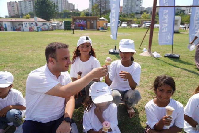 Fındık İşçilerinin Çocukları Gökyüzünü Uçurtmalarla Şenlendirdi