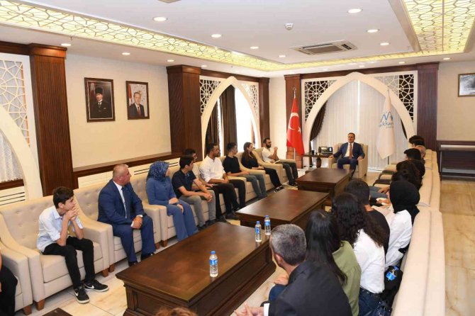 Vali Akbıyık: "Hakkari Eğitimde Kendi Hikayesini Yazmaya Başladı"