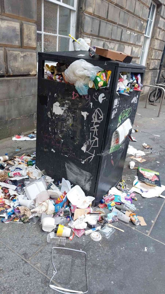 Edinburgh’ta Temizlik İşçilerinin Grevi 6 Gündür Sürüyor