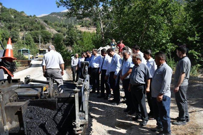 Isparta İ̇l Özel İ̇daresi Bu Yıl 75 Kilometrelik Yolda Çalışma Yapıyor