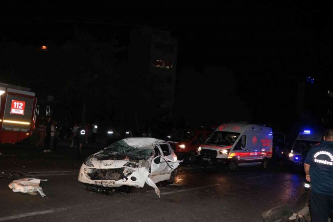 Kahramanmaraş’ta İki Otomobil Kaza Yaptı: 3 Yaralı