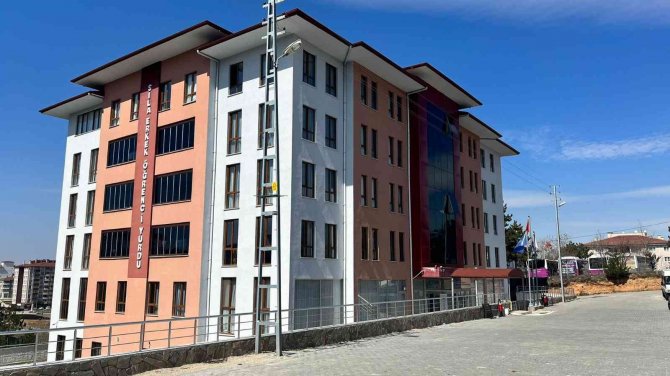 İ̇hlas Vakfı Sıla Öğrenci Yurdu’na Kayıt Yaptıran Öğrencilere Devlet Desteği