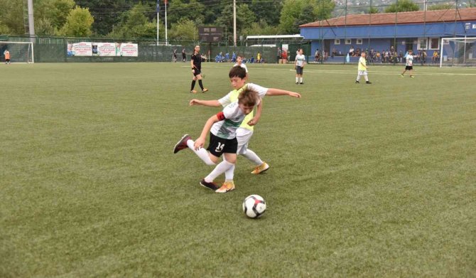 Minikler Futbol Turnuvası Başladı