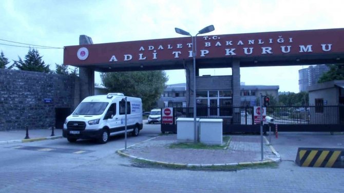Küçükçekmece’de Öldürülen İki Arkadaşın Cenazesi Adli Tıp Kurumu’ndan Alındı