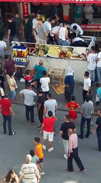 Küçükçekmece’de İki Arkadaşın Hayatını Kaybettiği Silahlı Saldırının Görüntüleri Ortaya Çıktı