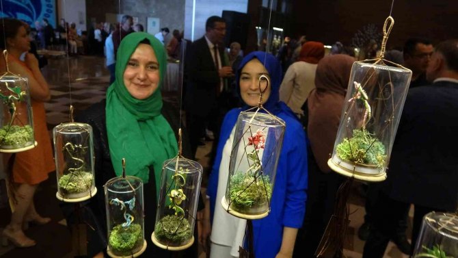 İ̇ğne Oyalarını İlmek İlmek İşliyorlar