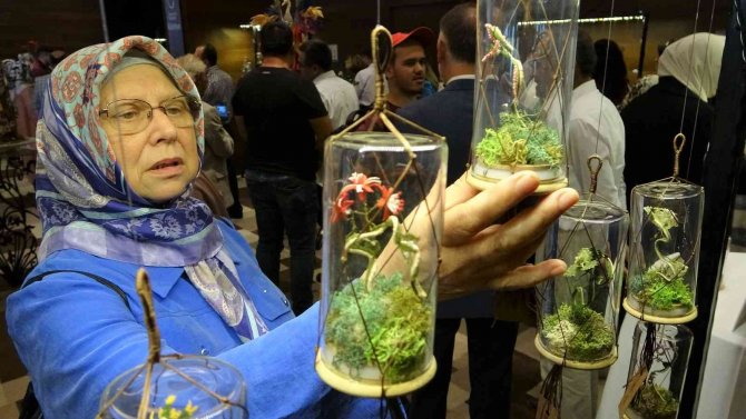 İ̇ğne Oyalarını İlmek İlmek İşliyorlar