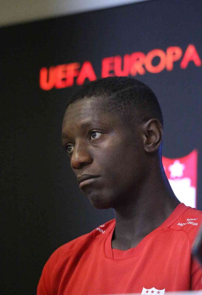 Max Gradel: “Çok Yönlü Bir Maç Olacak”