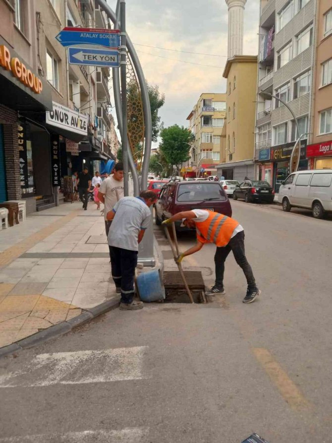 Yalova Belediyesi’nden Sağanak Yağış Tedbiri