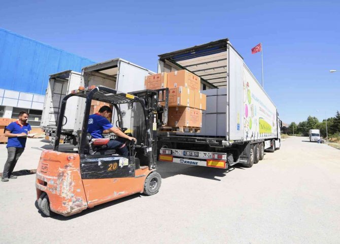 Bakan Özer: “60 Bin Vatandaşımız Okulların Temizliğine Yardım Edecek”