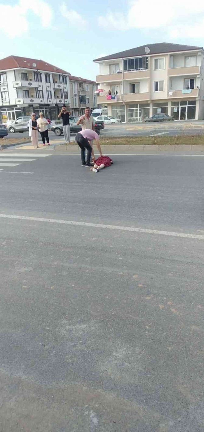 Hafif Ticari Aracın Çarptığı Kadın, 2 Gün Sonra Hastanede Hayatını Kaybetti