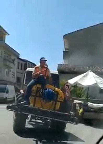 Vezirköprü Belediyesi’nin İlaçlama Yöntemi Sosyal Medyada Alay Konusu Oldu