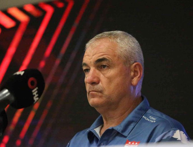 Rıza Çalımbay: “Hedefimiz Gruplara Kalmak”