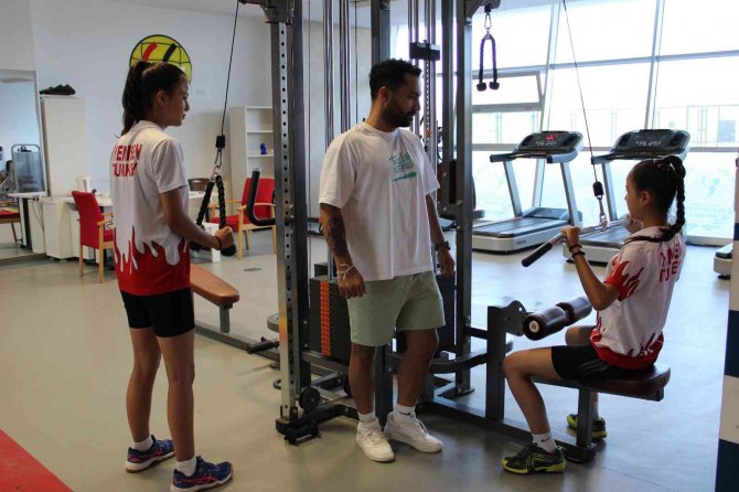 İ̇kiz Raketler Önce Avrupa’da Sonrada Olimpiyatlarda Yarışmayı Hedefliyor