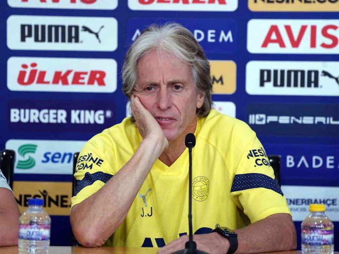 Jorge Jesus: "Gruplara Kalmayı Garantilemek İstiyoruz"