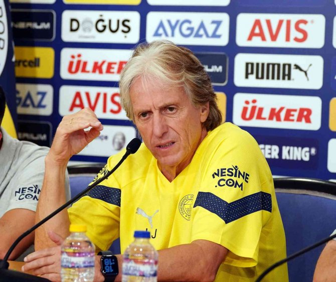 Jorge Jesus: "Gruplara Kalmayı Garantilemek İstiyoruz"