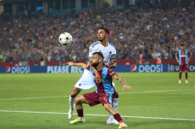 Uefa Şampiyonlar Ligi: Trabzonspor: 0 - Fc Kopenhag:0 (İ̇lk Yarı)