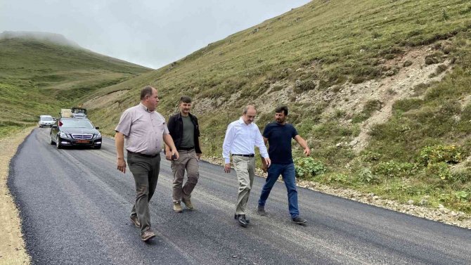 Vali Epcim Tarihinde İlk Kez Asfaltla Buluşan 2600 Rakımlı Köylerde İncelemelerde Bulundu