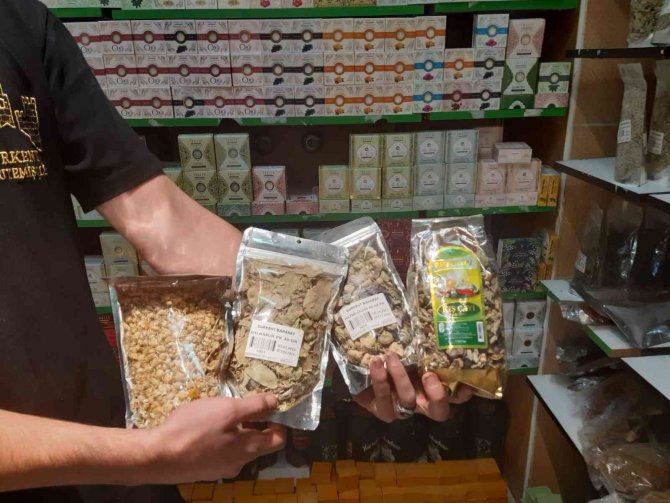 Tatilciler Hava Değişiminden Dolayı Aktarların Yolunu Tuttu