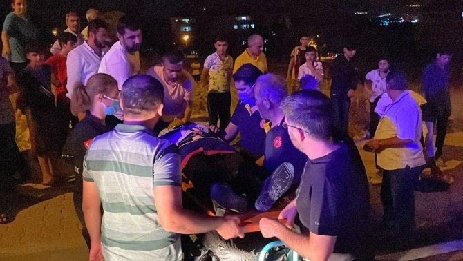 Otomobil İle Elektrikli Bisiklet Çarpıştı: 1 Yaralı