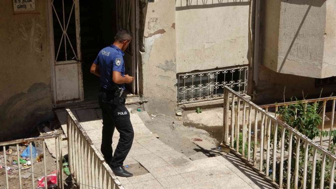Yüksekten Düşen Engelli Vatandaş Ağır Yaralandı