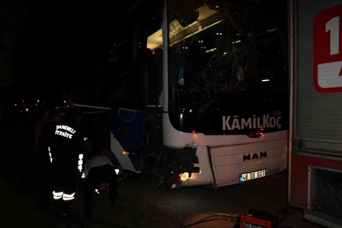 Afyonkarahisar’da Yürekleri Ağza Getiren Otobüs Kazası