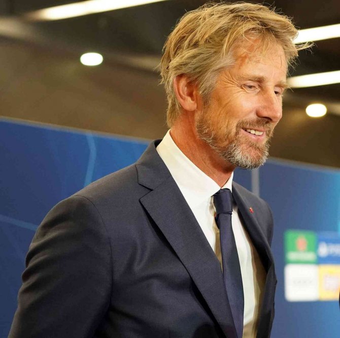 Edwin Van Der Sar: “Ahmetcan Genç Ve Hızlı Bir Oyuncu”