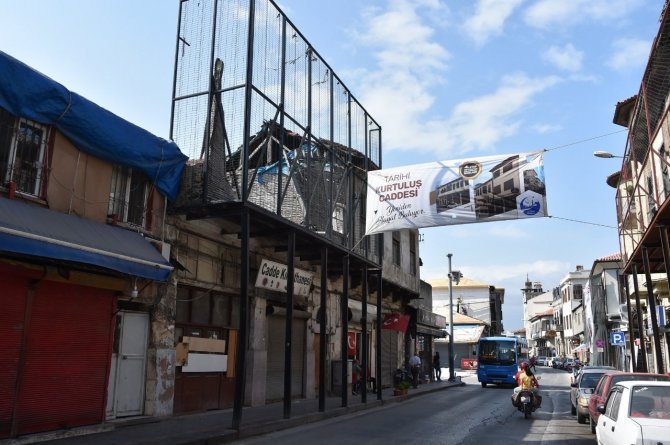 Tarihi Caddede Restorasyon Çalışmaları
