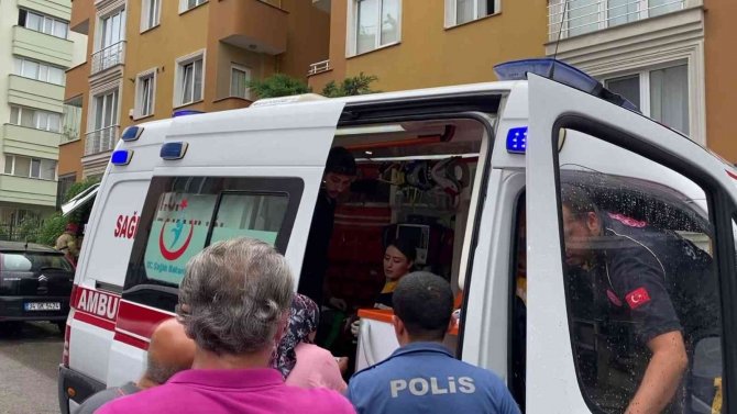 Ataşehir’de Kuşlarını Kurtarmak İsteyen Vatandaş 20 Metre Yükseklikten Yere Düştü