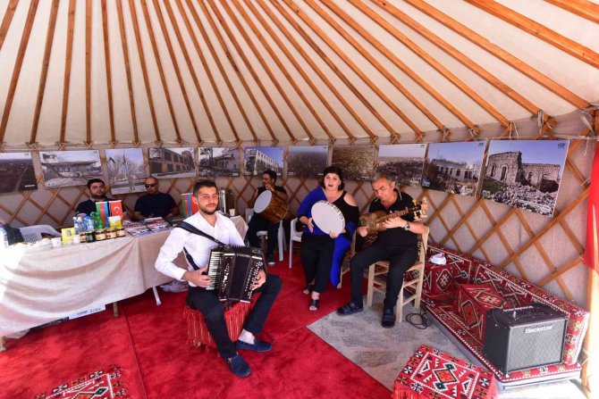 Azerbaycan’ın Karabağ Zaferi, Ahlat’taki Fotoğraf Sergisiyle Anlatılıyor