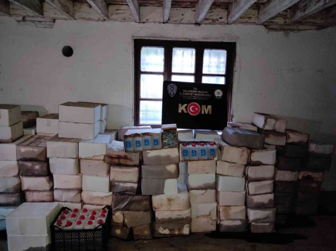 Balıkesir’de Kaçak Alkolleri Buğday Yığını Altına Sakladılar