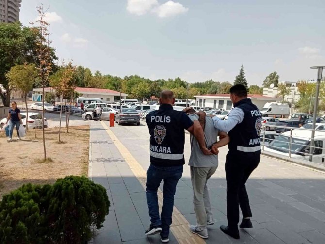 Yurtdışından Getirttiği Malzemelerle Kırmızı Reçeteli İlaç Üreten Şahıs Yakalandı