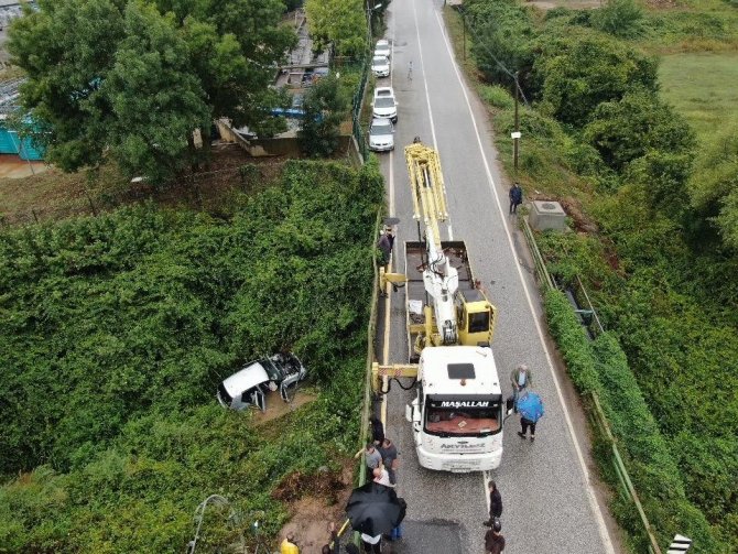 Beykoz’da Yağmurda Aracıyla Dereye Uçan Kadın Sürücü Yaralandı