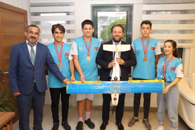 Bursa İ̇l Milli Eğitim Müdürü Feza Takımını Ağırladı