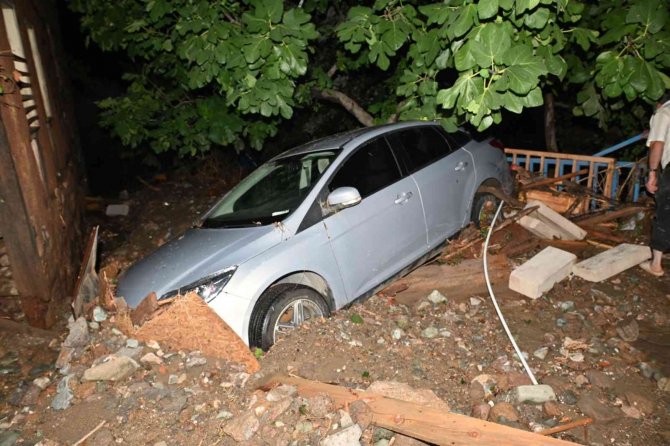 Bursa’da Selin Yaraları Anında Müdahaleyle Sarılıyor