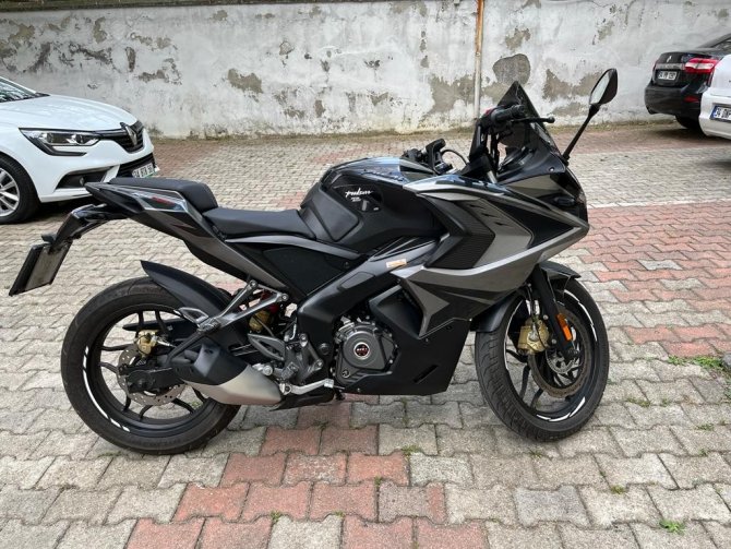 Kartal’da 3 Dakikada 65 Bin Tl Değerindeki Motosikleti Çalıp Kaçtılar