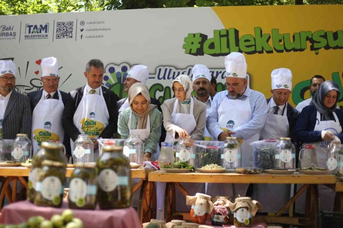 Minik Elleriyle Dilek Turşusu Kurdular