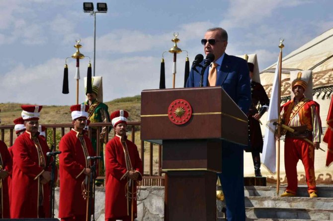 Cumhurbaşkanı Erdoğan: “Bir Gece Ansızın Gelebiliriz”