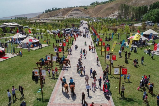 Bursa’nın Değerleri Ahlat’ta Tanıtıldı