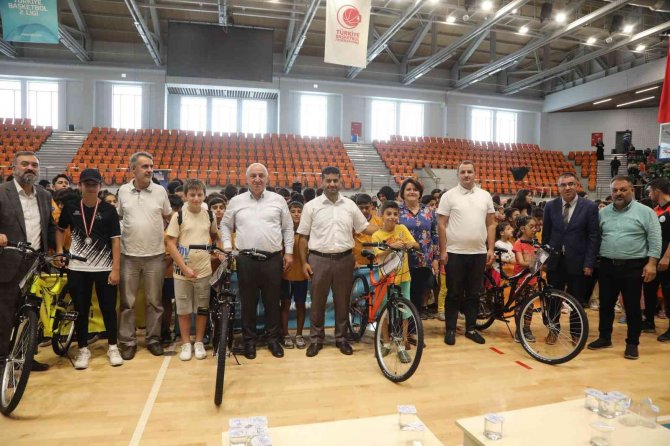 Darıca’da 9 Branşta 3 Bin 689 Öğrenci Eğitim Aldı