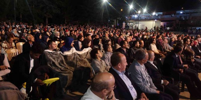 Hayati İ̇nanç İlk Kez Katıldığı Festivalde Hemşerileriyle Buluştu