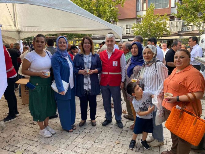 Binlerce Denizlili Aşure Hayrında Buluştu