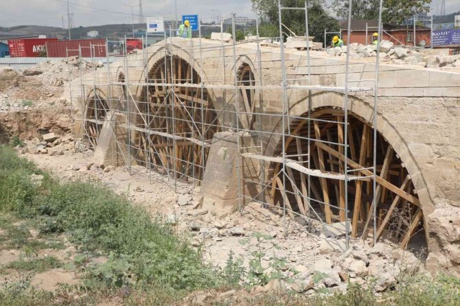 600 Yıllık Tarihi Köprü Restore Ediliyor