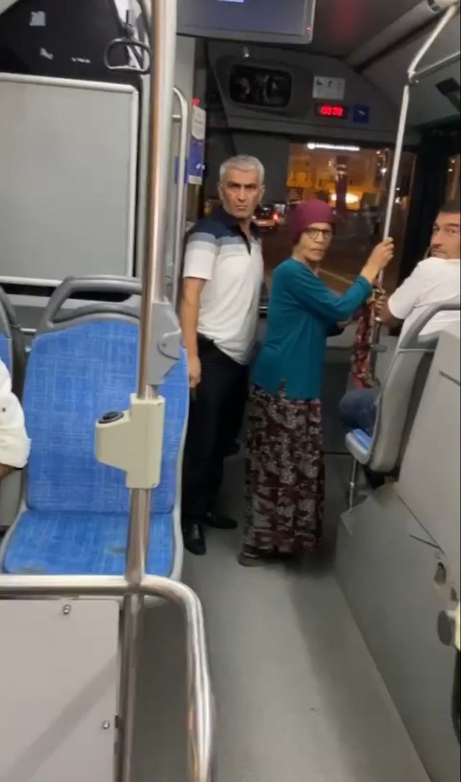 Kedilerin Çuvallı Ölüm Yolculuğu Duyarlı Vatandaşın Dikkati Sayesinde Kurtarıldı