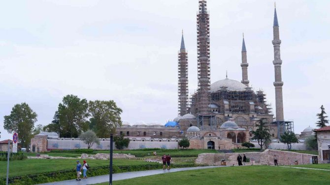 Edirne Selimiye Camii’nde Restorasyon Çalışmaları Sürüyor