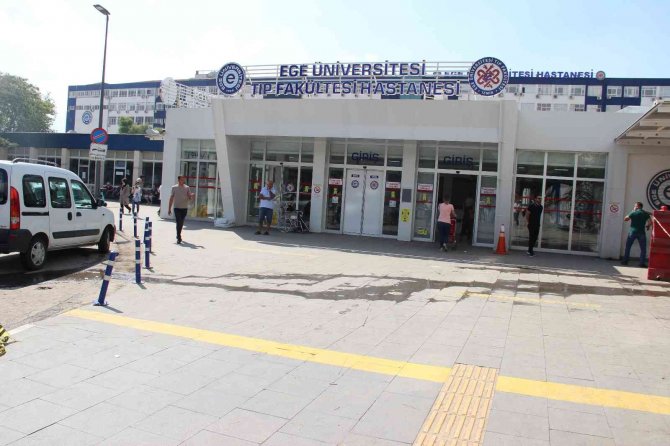 Ege Üniversitesi Hastanesinin Tavanlarından Su Akmaya Devam Ediyor
