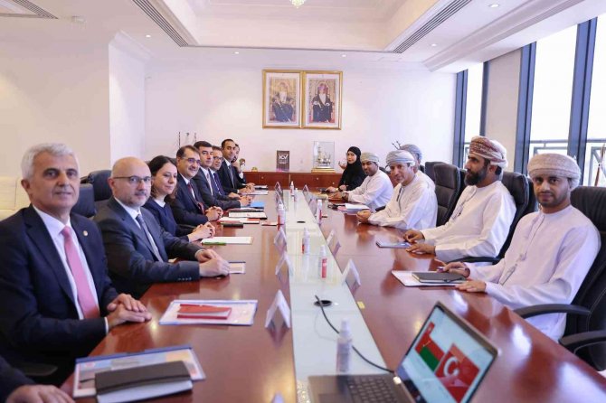 Bakan Dönmez’in Umman Ve Katar Ziyareti Verimli Geçti